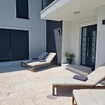 Bella Dona * Kastela