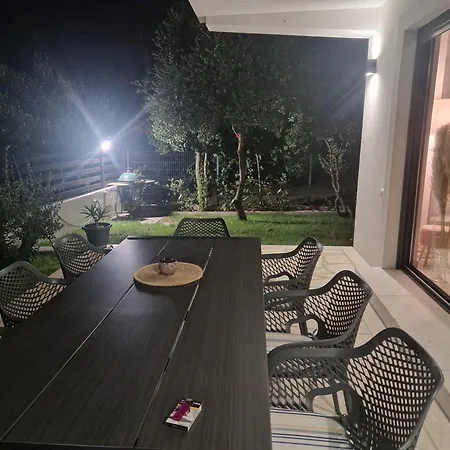 Bella Dona Kastela